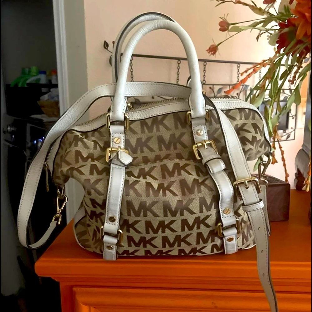 Michael Kors Shoulder/Crossbody purse